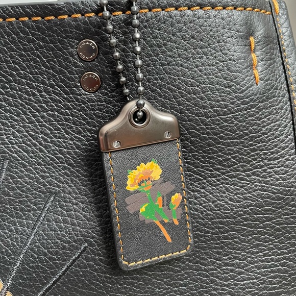 ⛄️SOLD Coach Rogue 31 With Pyramid Eye - Picture 9 of 16